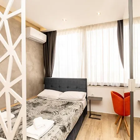 Valaoritou Luxury Studio *