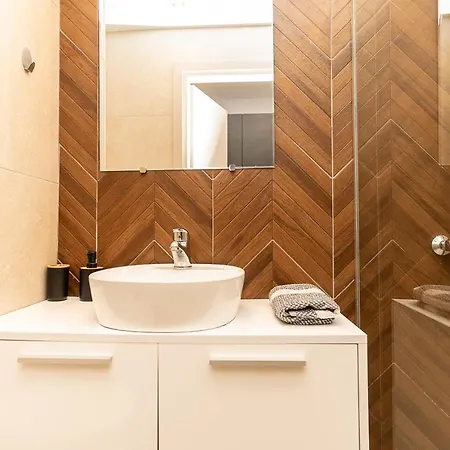 Valaoritou Luxury Studio Apartment *